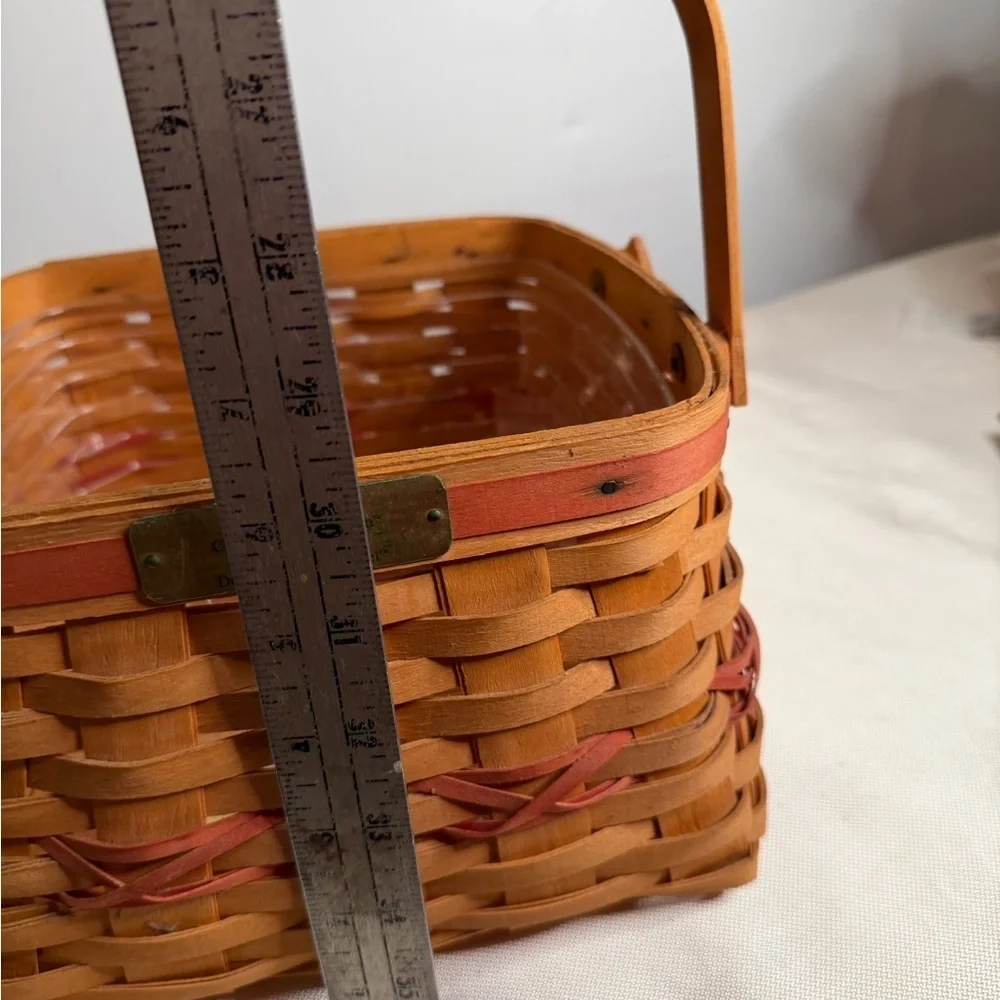 2000 Longaberger VINTAGE Hand-Woven Basket with PLASTIC insert and Floral Liner